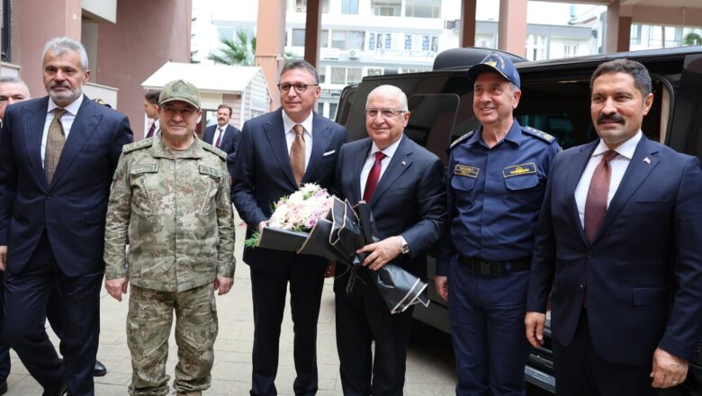 Milli Savunma Bakanı Yaşar Güler Hatay’da Sancak Verme Töreni’ne Katıldı