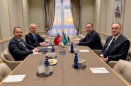 Ulaştırma ve Altyapı Bakanı Uraloğlu Kazak Heyetle Görüştü