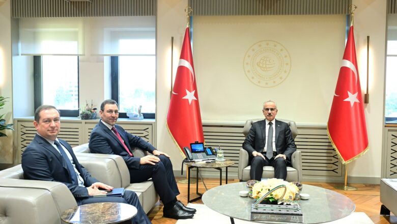  Bakan Uraloğlu ROKETSAN Heyetini Kabul Etti