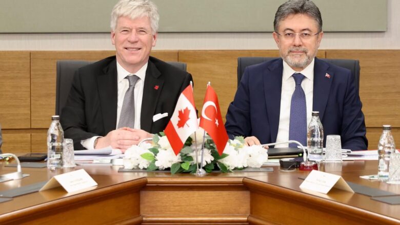  Bakan Yumaklı Kanada Enerji Bakanı ile Görüştü