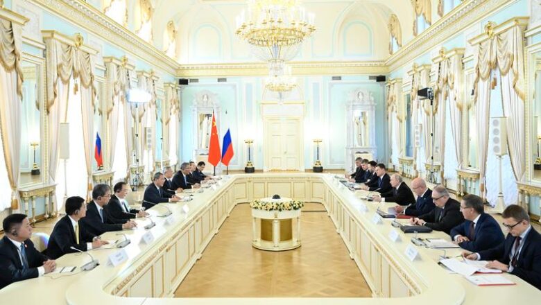  Çin Başbakanı Li Qiang İle Rusya Lideri Putin St. Petersburg’da Görüştü