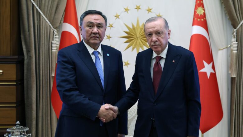 Cumhurbaşkanı Erdoğan TDT Genel Sekreteri Ömüraliyev İle Görüştü