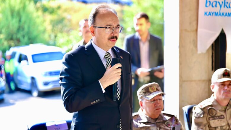  Baykan Derince’de Şehit Edilen 22 Sivil Vatandaş Dualarla Anıldı