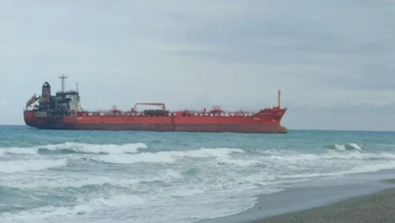  Karadeniz’de Saldırıya Uğrayan Banda Gemisi Karaya Oturdu